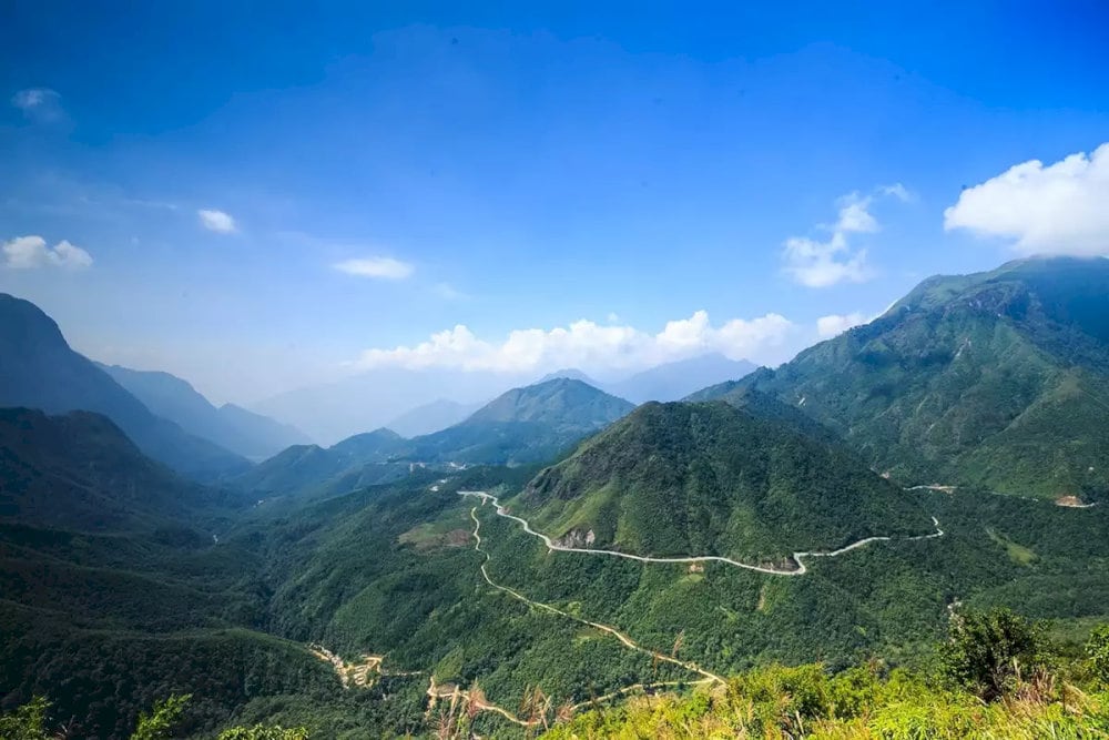 O Quy Ho Pass is more than just a transit route – it's a breathtaking destination in itself